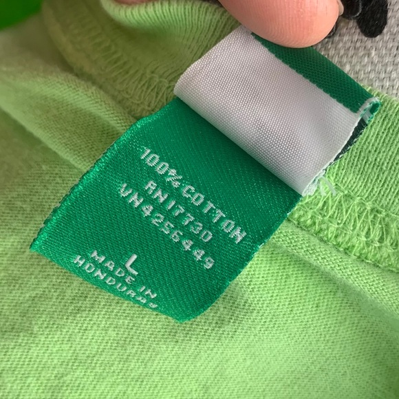 🍀Y2K St. Patricks Day Green Graphic Tee Semi-Crop - Picture 4 of 7